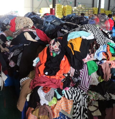 مطلوب ملابس قديمة من٢٠ الى ١٠٠٠كلو Old clothes from 20 to 1000 kilograms are required